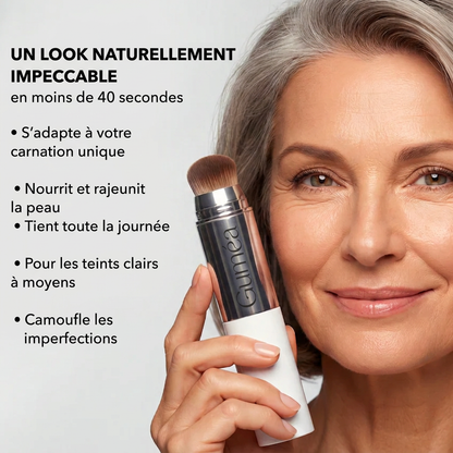 Stick fond de teint anti-âge, adaptatif au teint.